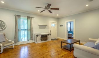 106 17th St, Apalachicola, FL 32320