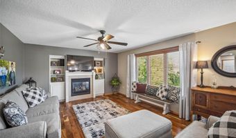 237 19th St SW, Altoona, IA 50009