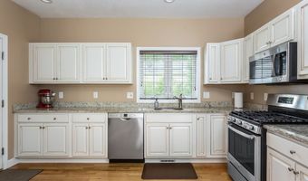 4 Candlelight Ln, Bellingham, MA 02019