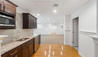 16 Hillside Rd, Cumberland, RI 02864