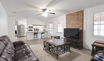 1402 Pineland Dr, Bainbridge, GA 39819