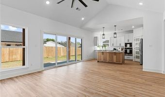 1900 Yellowstone Dr, Barling, AR 72923