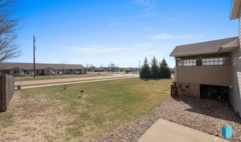 220 S Augusta Ave, Brandon, SD 57005