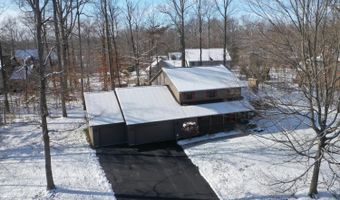 226 Lakeshore Dr, Batesville, IN 47006