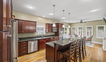 528 Vanderbilt Ave, Bayville, NJ 08721