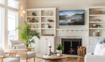 621 Beach Dr, Aptos, CA 95003