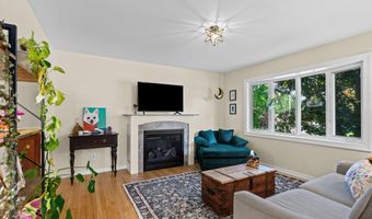 22 Collegeview Dr, Albany, NY 12211