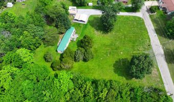 305 N Eighth St, Albion, IL 62806