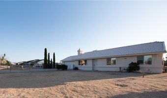 12794 Navajo Rd, Apple Valley, CA 92308