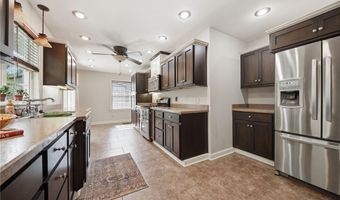 734 Knollwood Dr, Ashtabula, OH 44004