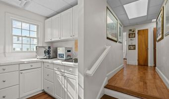 74 Valley Rd, Middletown, RI 02842