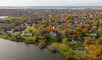 44 Bliss Mine Rd 4, Middletown, RI 02842