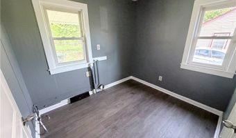 978 Kelly Ave, Akron, OH 44306