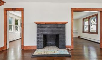 91 Grove St, Clinton, CT 06413