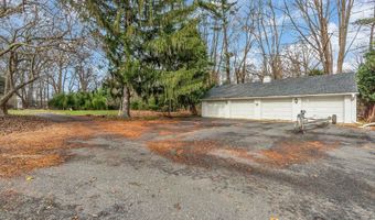 911 Middletown Lincroft Rd, Middletown, NJ 07748