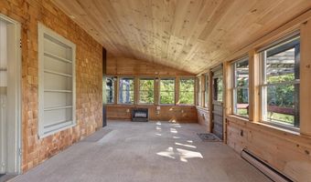 18 Cobb Rd, Belfast, ME 04915