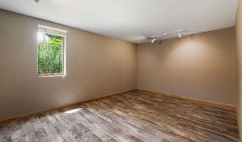 2006 11th Ave NE, Austin, MN 55912