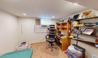 1426 Circle Dr, Albert Lea, MN 56007