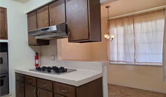 900 S Calico Cir, Anaheim, CA 92804