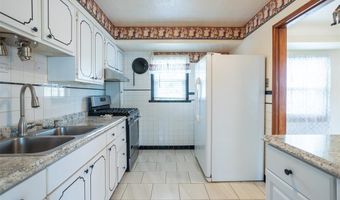 529 Maple Meadows Dr, Arnold, MO 63010