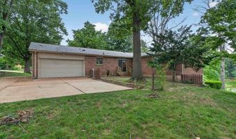 7 Springlake Ct, Ballwin, MO 63011
