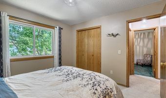 1443 Mckinley Ct, Anoka, MN 55303