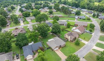 2105 Brookhaven Dr, Alma, AR 72921