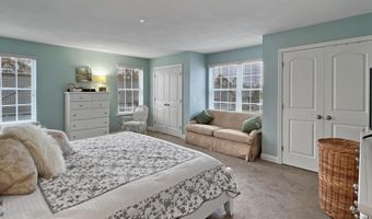 127 Cowbell Xing, Atkinson, NH 03811