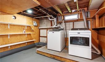11 Bellevue Dr, Cranston, RI 02920
