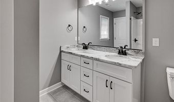 604 Hemlock Dr, Asheboro, NC 27205