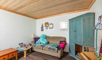 215 SE 10TH St, Bandon, OR 97411