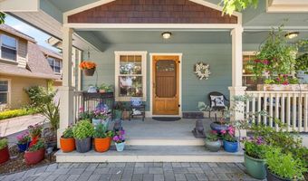 866 Blackberry Ln, Ashland, OR 97520