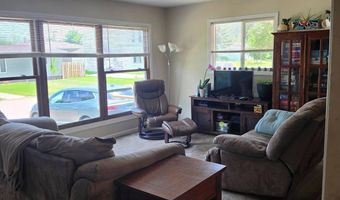 710 East St, Bottineau, ND 58318
