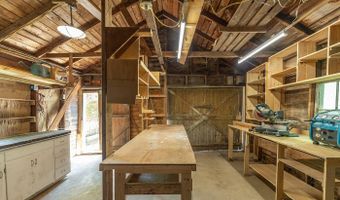 21 Elm St, Belfast, ME 04915