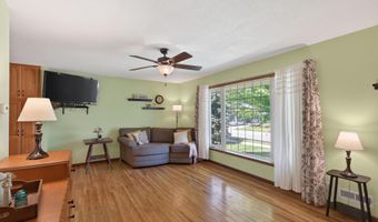 1094 Lowell Dr, Apple Valley, MN 55124