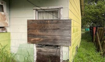 249 N 10th St, Aransas Pass, TX 78336
