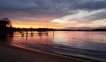 28 Cedar St, Bayville, NJ 08721
