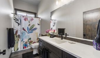 40 Bunker Ln, Blanchard, ID 83804