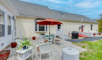 104 Champagne Cir, Campton, NH 03223