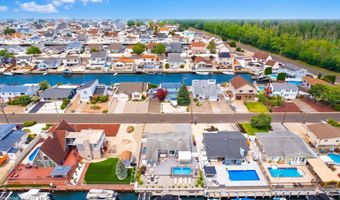 61 Archer Ave S, Bayville, NJ 08721