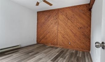 7 Hemlock Ln, Albany, NY 12208