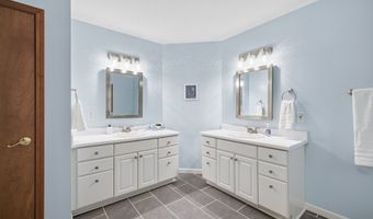 792 King Ridge Dr, Ashland, OH 44805