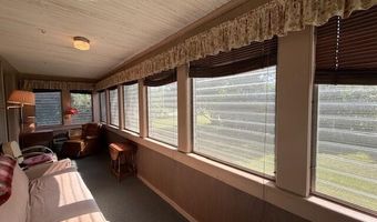 10 Palm St, Baileyville, ME 04694