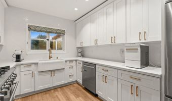 2318 Plum St, San Diego, CA 92106
