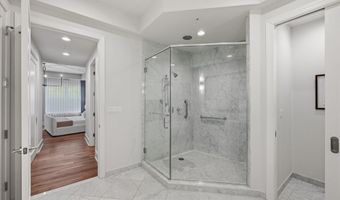 8121 RIVER Rd 423, Bethesda, MD 20817