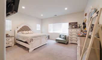 411 Calabrese St, Fallbrook, CA 92028