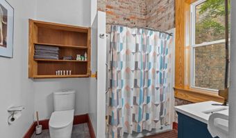 522 W 1st St, Ayden, NC 28513