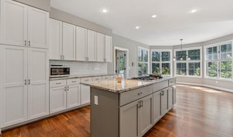 43949 BRUCETON MILLS Cir, Ashburn, VA 20147