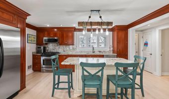 707 N Lake Dr, Belmar, NJ 07719