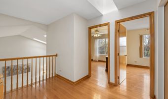 39911 Golf Ln, Antioch, IL 60002
